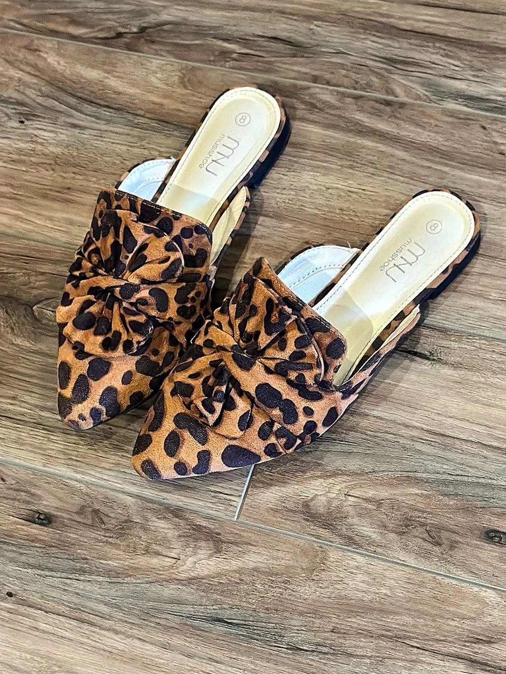 Pointed Toe Leopard Print Mules Like New